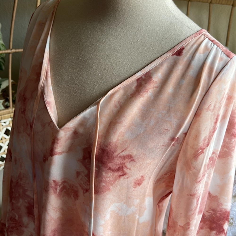 White House Black Market Split Sleeve Blouse - Picture 3 of 4